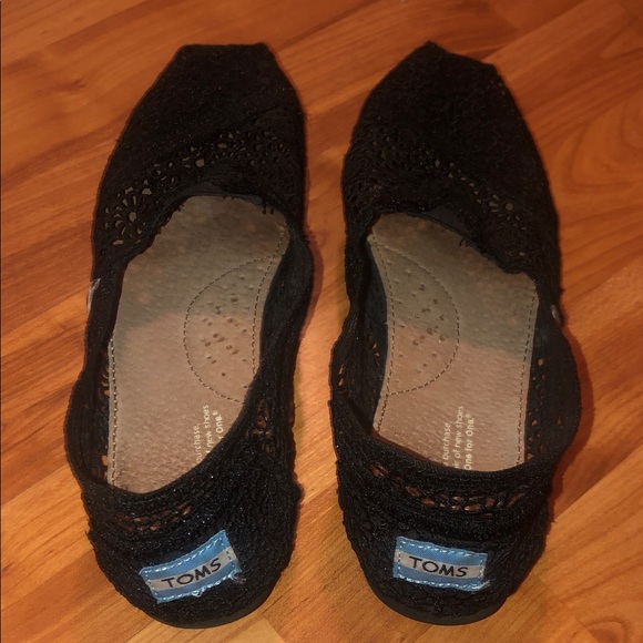 TOMS Women's Black Lace Flats. Size 8. - Picture 4 of 7